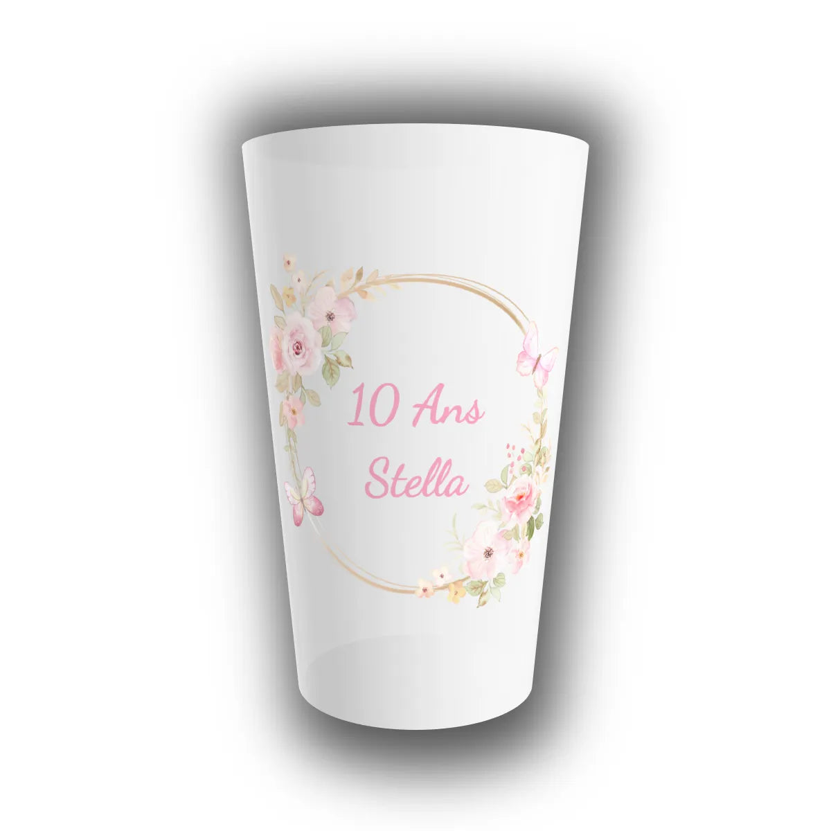 Gobelet réutilisable translucide personnalisé anniversaire, couronne de roses aquarelle et papillons, prénom de l'enfant et âge inscrits en rose