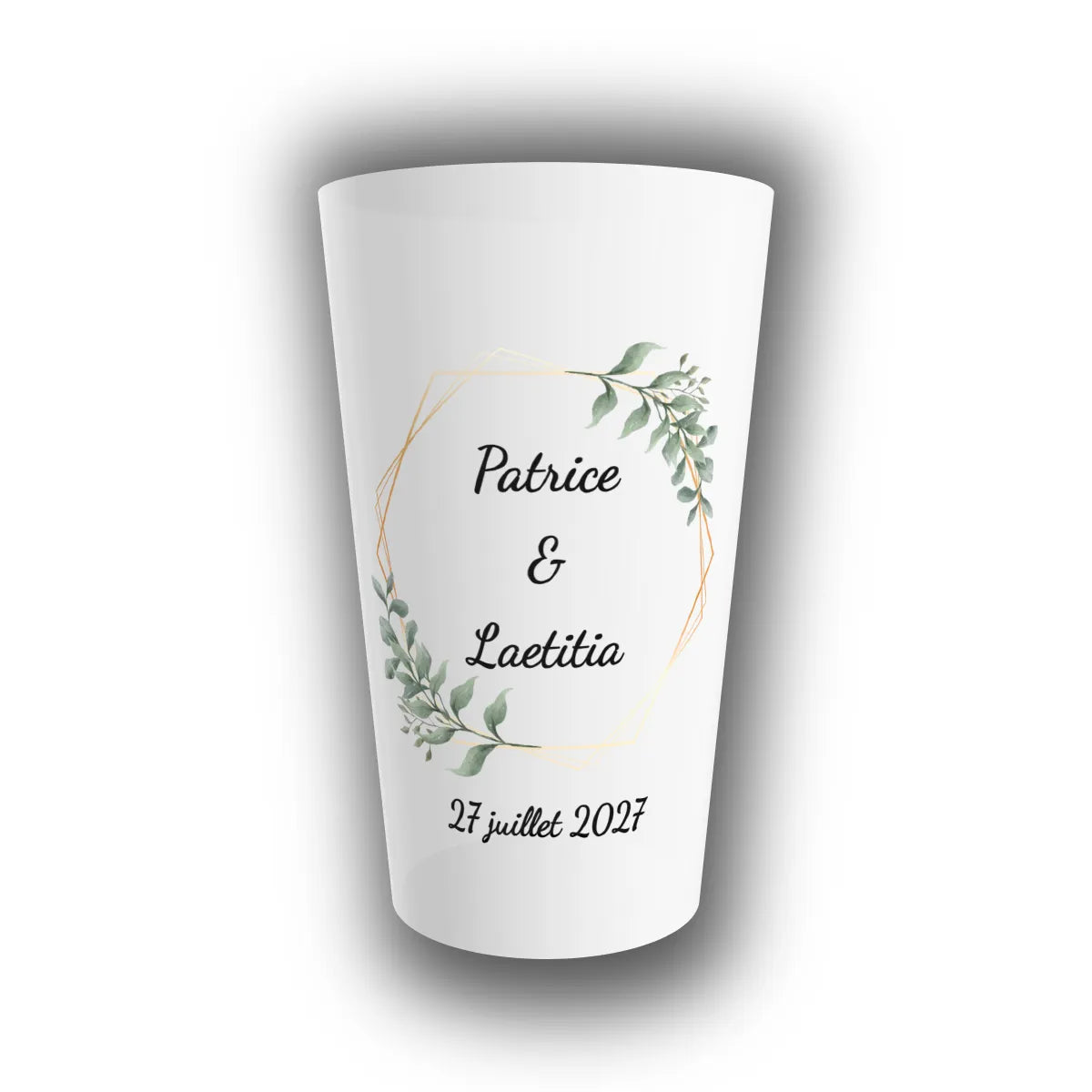 Gobelet réutilisable personnalisé translucide avec cadre hexagonal doré, feuillages d'eucalyptus aquarellés, prénoms et date, pour anniversaire bohème