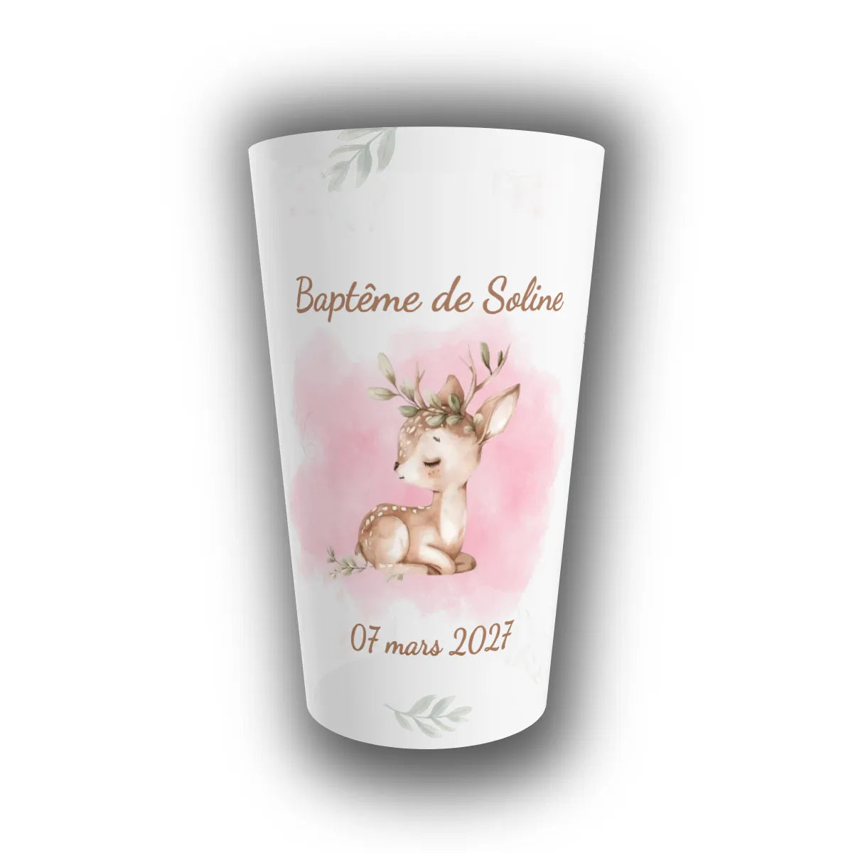 Gobelet réutilisable personnalisé pour baptême, translucide, illustré d'un faon aquarelle sur fond rose avec le prénom de l'enfant et la date