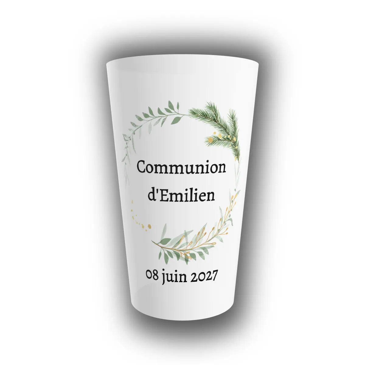Gobelet réutilisable personnalisé pour communion, couronne de feuillage vert et touches dorées autour du prénom de l'enfant et de la date