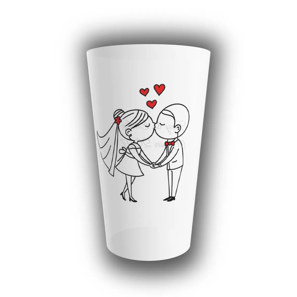 Gobelet réutilisable personnalisé pour mariage, gobelet translucide avec dessin doodle des mariés s'embrassant sous des cœurs rouges
