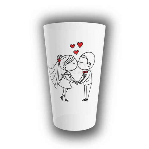 Gobelet réutilisable personnalisé pour mariage, gobelet translucide avec dessin doodle des mariés s'embrassant sous des cœurs rouges