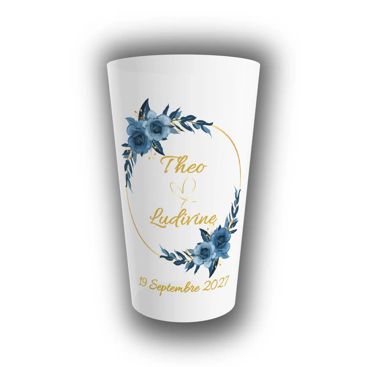 Gobelet réutilisable personnalisé pour mariage translucide, cercle doré fleuri bleu nuit, prénoms des mariés et date en exemple.