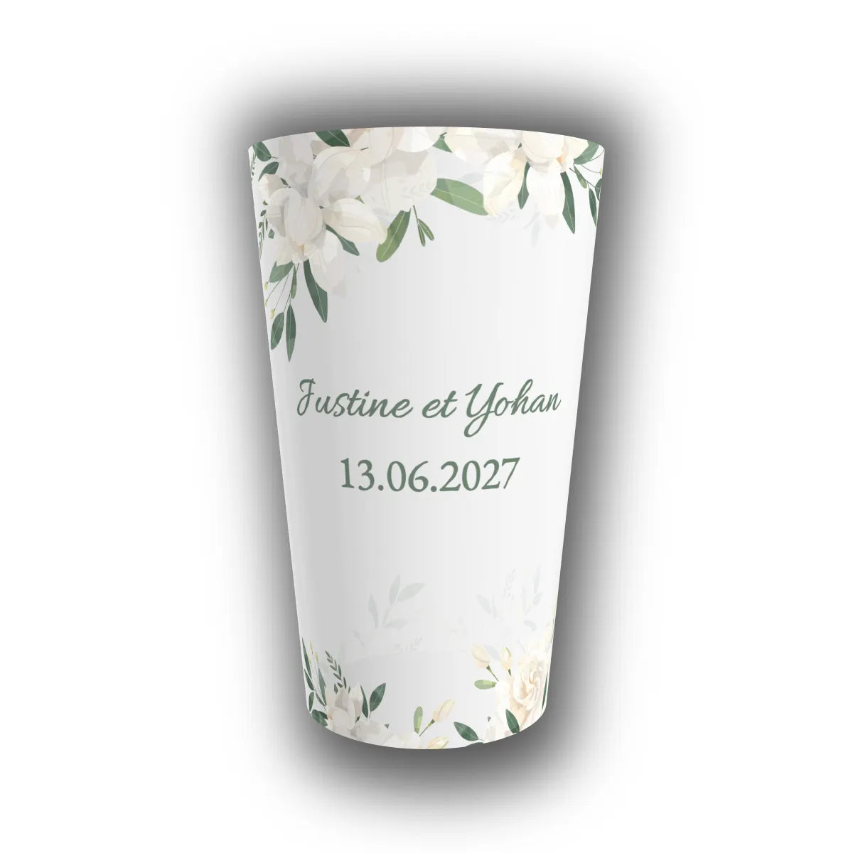 Gobelet de mariage personnalisé translucide, motif floral Duo Végétal (feuillage vert et fleurs blanches), prénoms des mariés et date inscrits