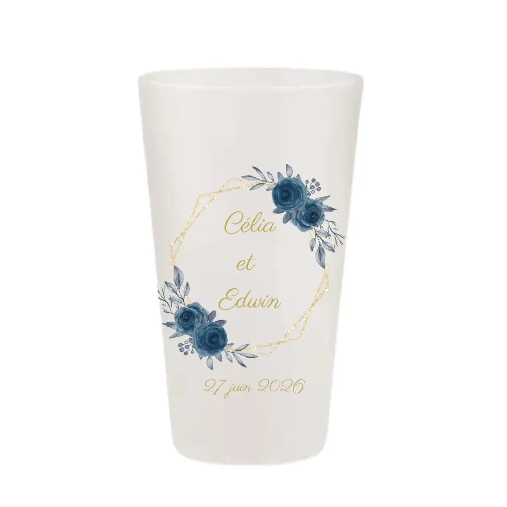 Gobelet réutilisable personnalisé pour mariage, illustration de cœur doré géométrique et roses bleu nuit, fabriqué en France.
