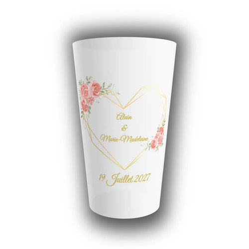 Gobelet réutilisable personnalisé pour mariage translucide, cœur doré entouré de roses, prénoms des mariés et date inscrits en lettres dorées