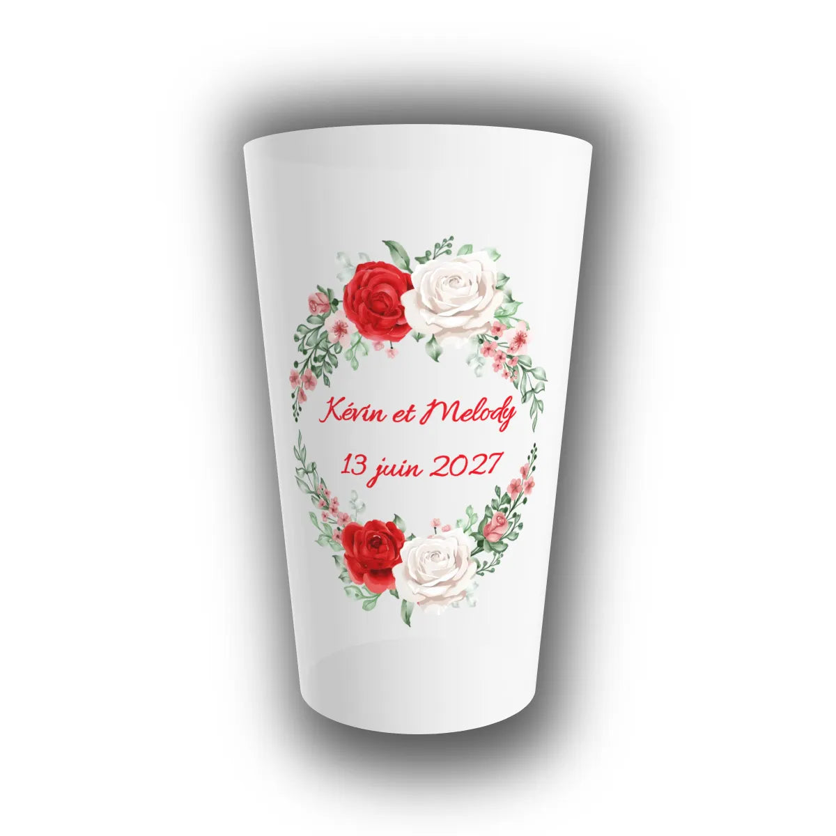 Gobelet réutilisable personnalisé pour mariage translucide, orné d'une couronne de roses rouges et blanches, prénoms des mariés et date au centre