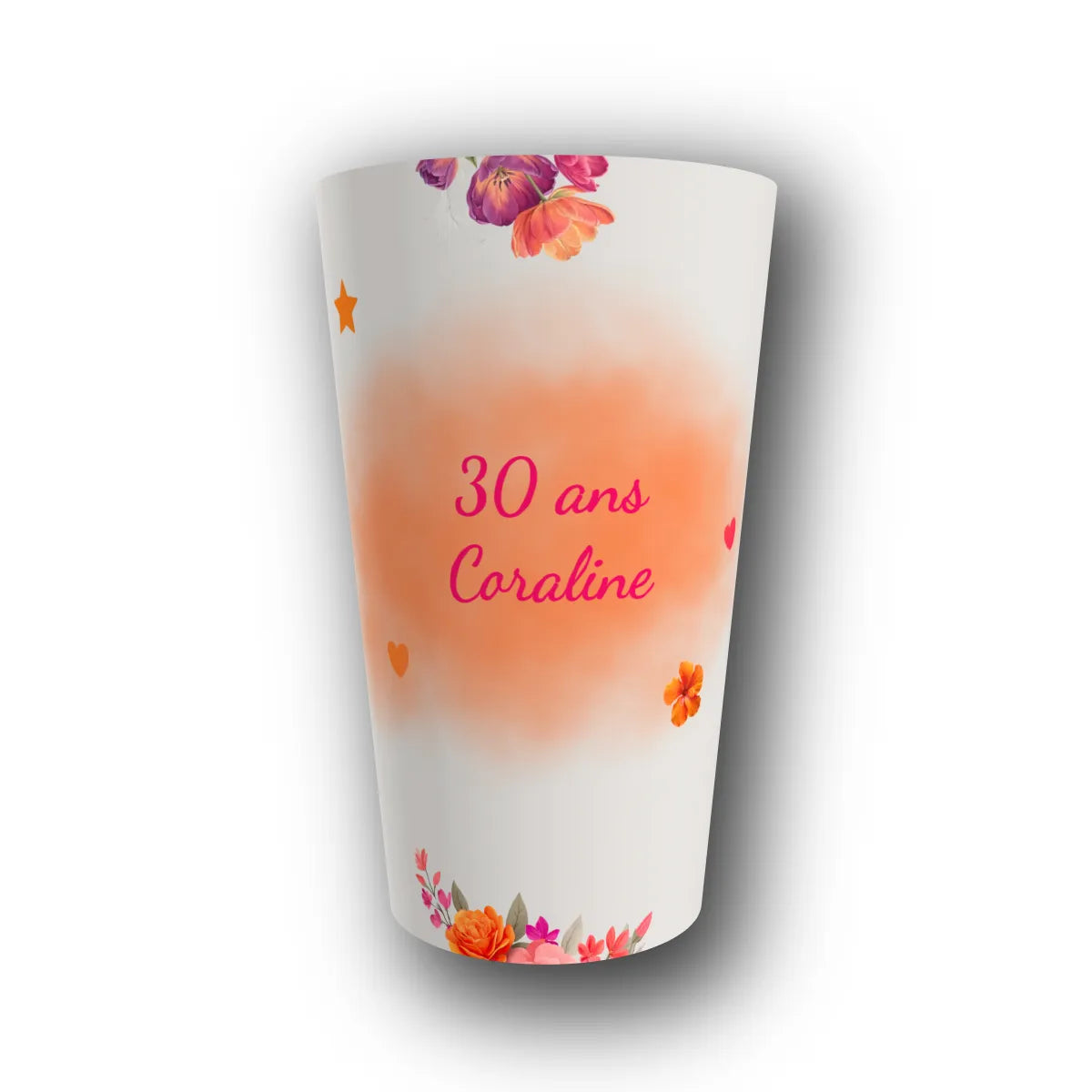 Gobelet réutilisable personnalisé anniversaire, éclat floral en cœur, rendu 3D