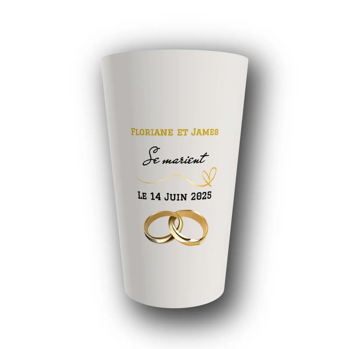 Gobelet réutilisable personnalisé mariage, alliances or pur, rendu 3D
