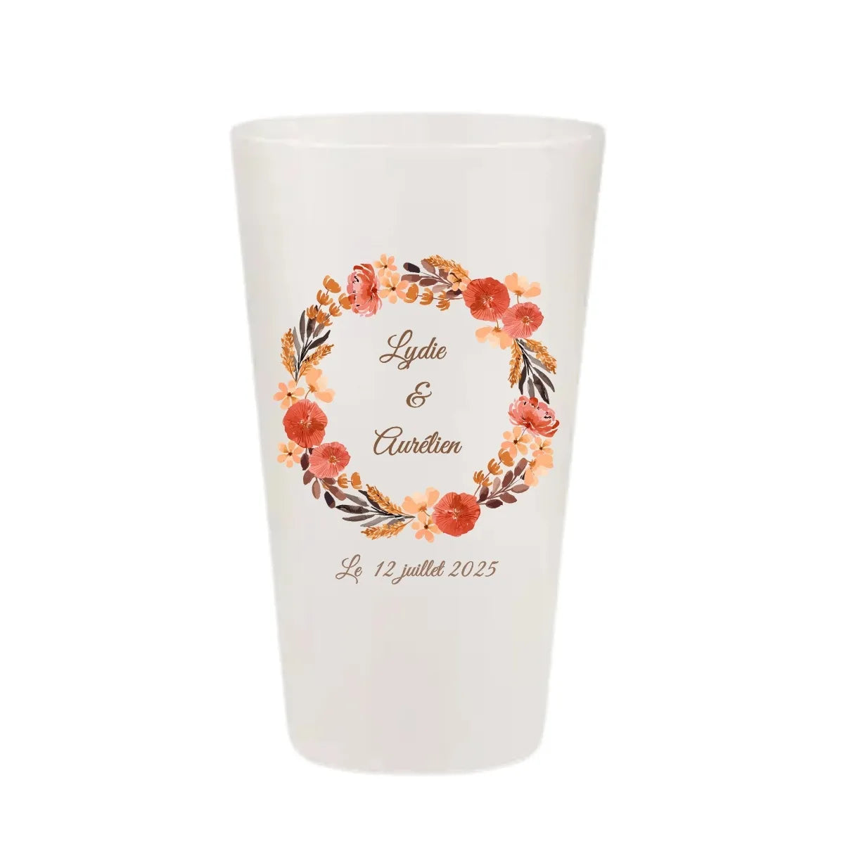 Gobelet mariage personnalisé avec une couronne de fleurs terracotta et feuillages séchés.