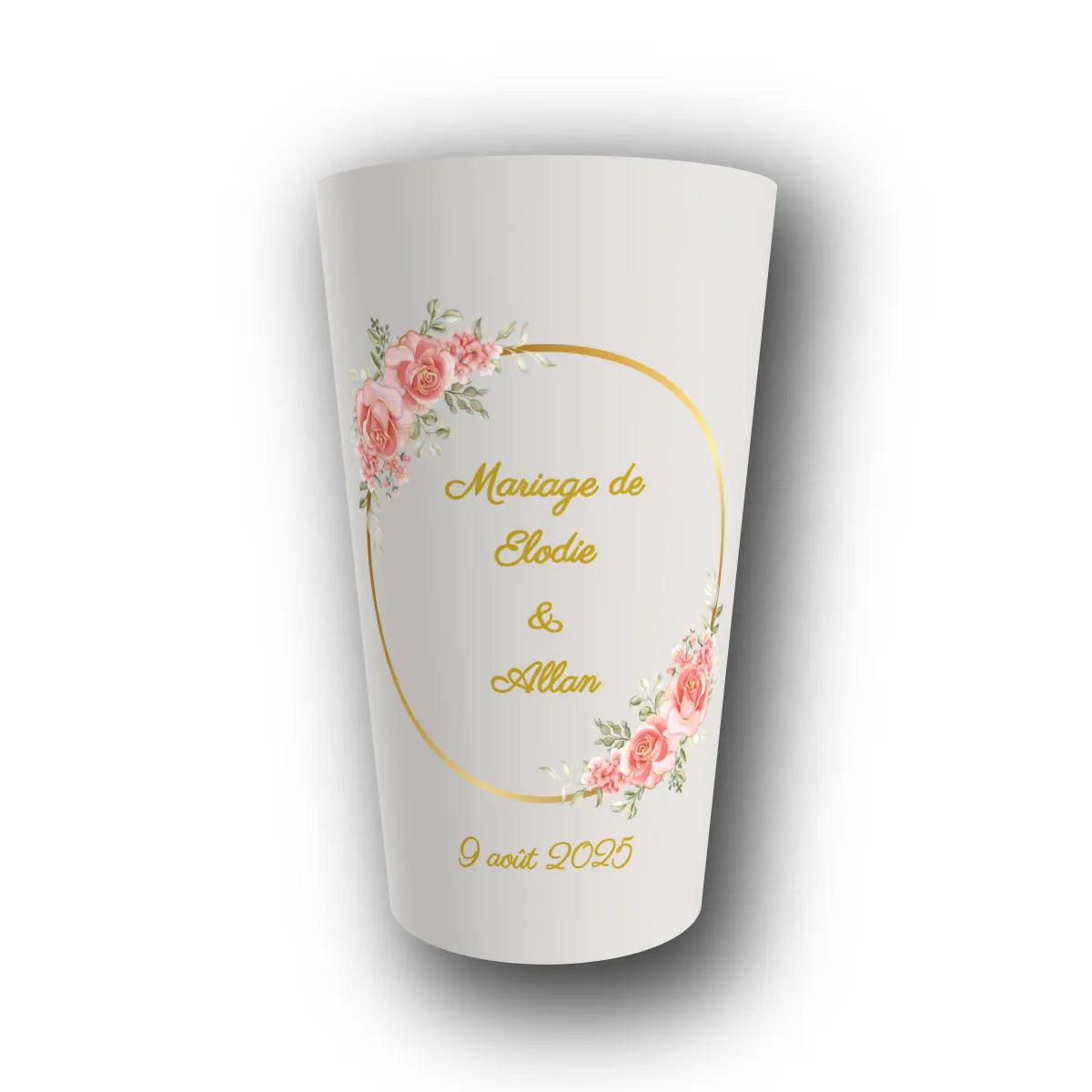 Gobelet réutilisable personnalisé mariage, cercle d'or et roses tendres, rendu 3D