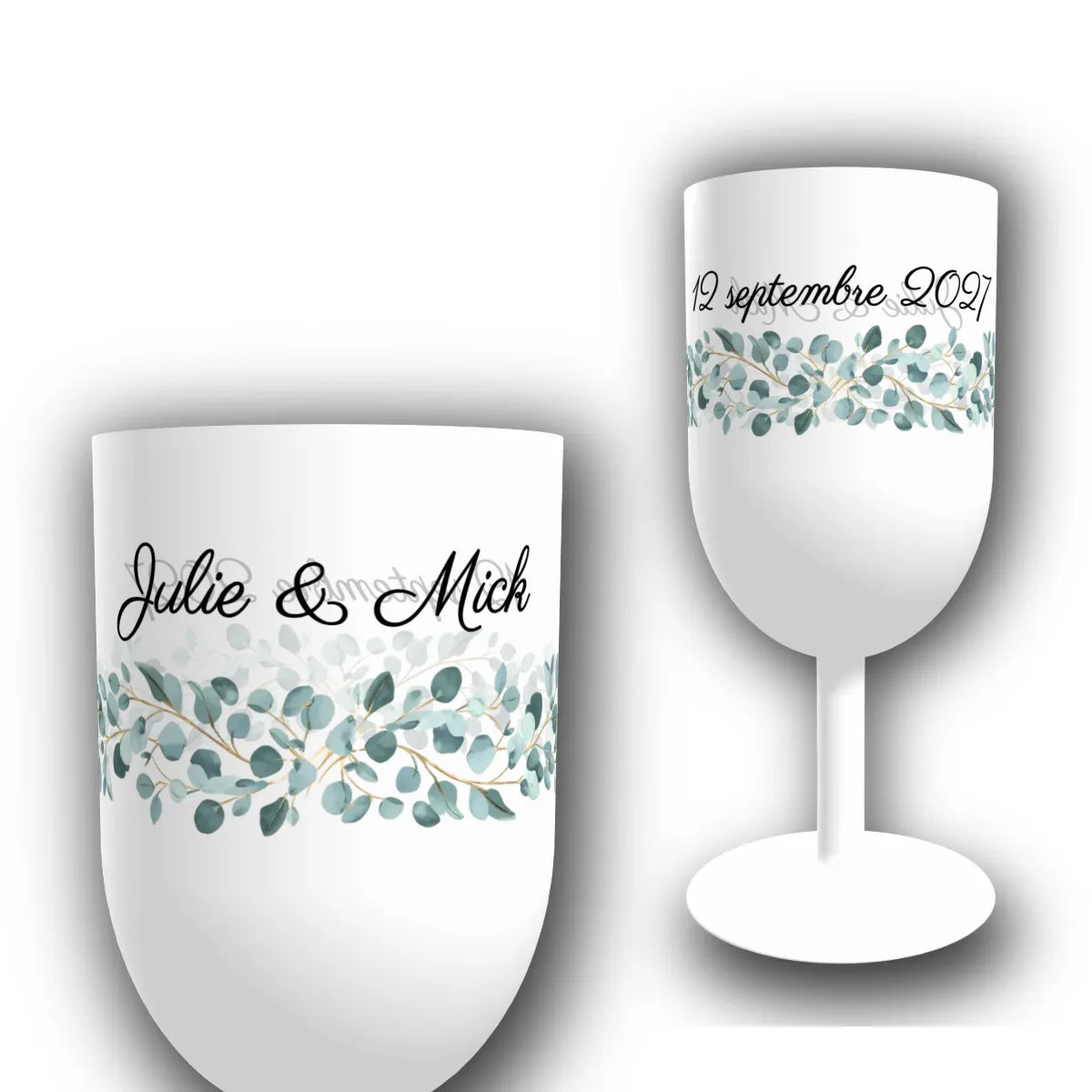 Verre à vin personnalisé translucide avec guirlande d'eucalyptus aquarelle, prénoms des mariés en écriture manuscrite et date du mariage