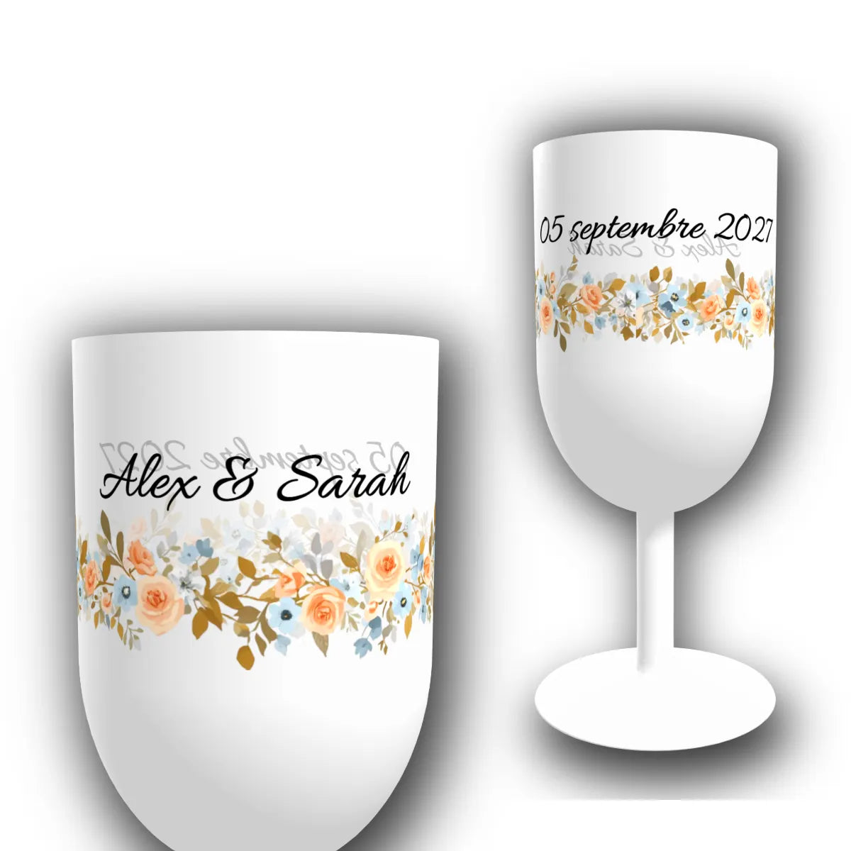 Verre à vin personnalisé pour mariage, translucide, orné d'une guirlande fleurie pêche et bleu avec prénoms des mariés et date du mariage